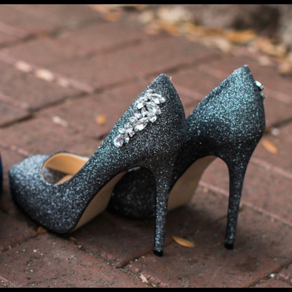 🔥Badgley Mischka🔥 - Picture 1 of 5